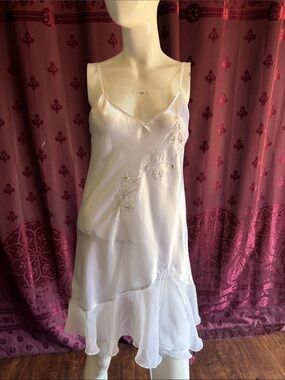 Vintage Women’s White Satin Slip Dress with Ruffle Hem Size Small